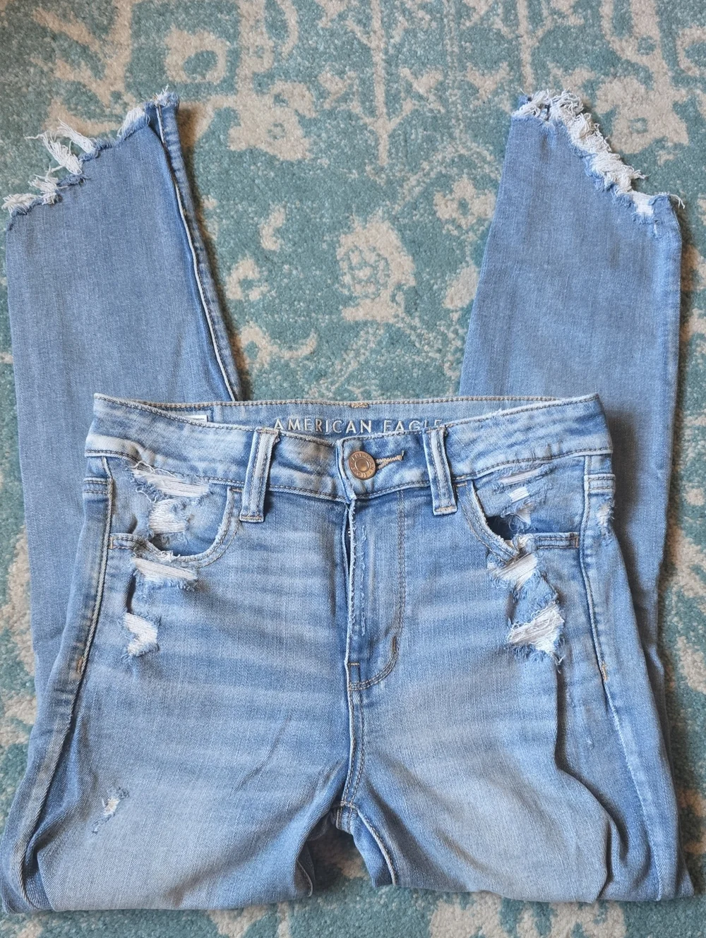 American Eagle Outfitters Light Wash Distressed Skinny Jeans
